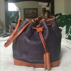 ⚜️💜Dooney & Bourke Drawstring Bag💜⚜️